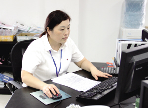 數(shù)據(jù)核算準確率100% 周洪英作為材料、成本核算會計，工作認真負責，不斷提升自我，至今未出現(xiàn)錯漏