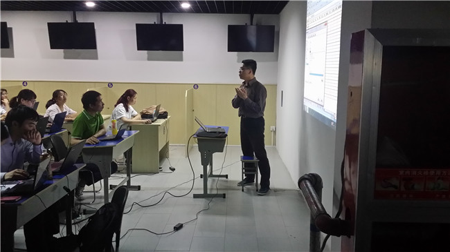 2015年首場針對(duì)職場實(shí)際應(yīng)用的公開課在南洋招聘市場成功舉辦
