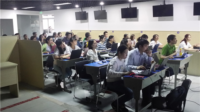 2015年首場針對(duì)職場實(shí)際應(yīng)用的公開課在南洋招聘市場成功舉辦