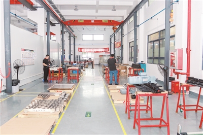 長臂猿機(jī)器人伸縮叉“刺”破國外壟斷